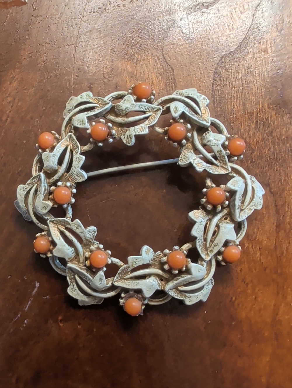 Vintage Wreath Pin Rare ART Brooch Goldtone Amber Leaf Fall Winter Art to Wear